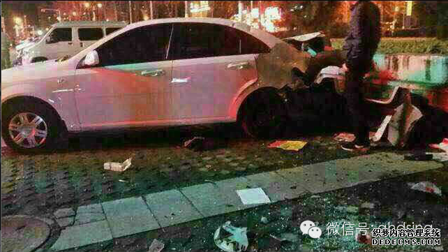 事故丨秦皇島開(kāi)發(fā)區(qū)廣緣超市附近發(fā)生連環(huán)車(chē)禍！司機(jī)逃逸