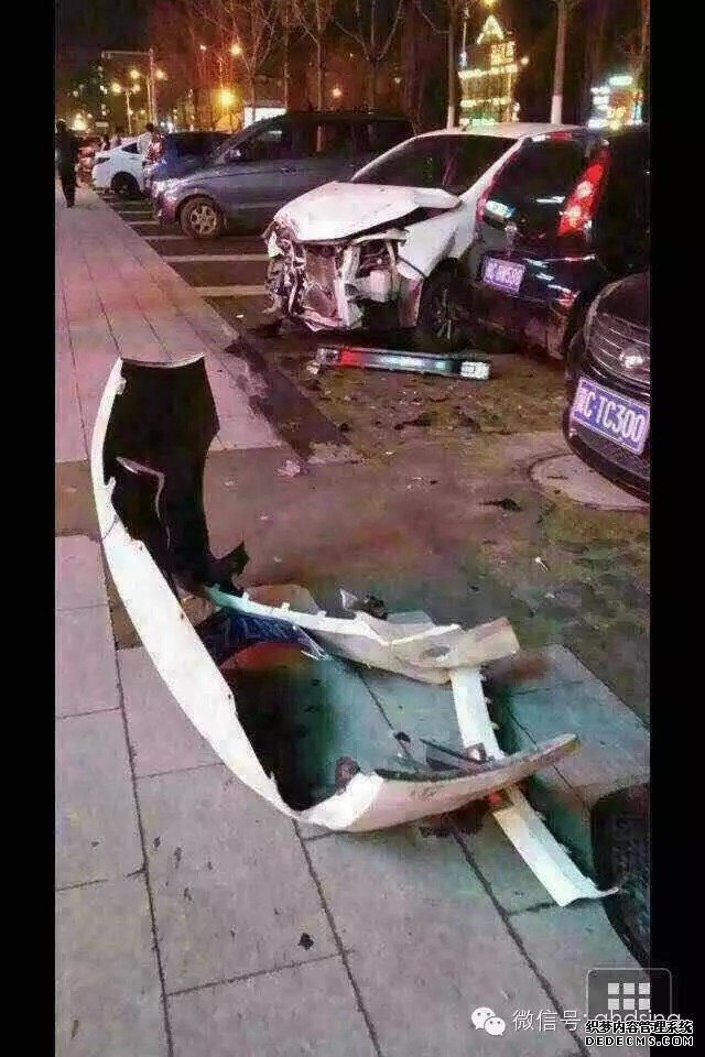 事故丨秦皇島開(kāi)發(fā)區(qū)廣緣超市附近發(fā)生連環(huán)車(chē)禍！司機(jī)逃逸