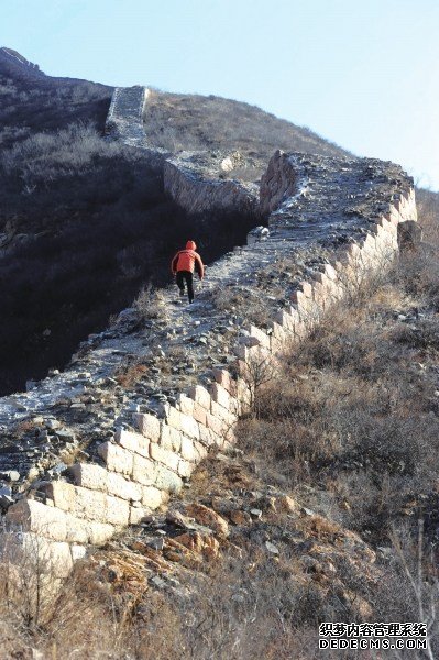 萬(wàn)里長(zhǎng)城近3成已消失有村民被指拆磚蓋房