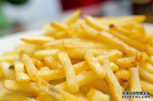 比香煙還危險的四大致癌食品 比香煙還危險的四大致癌食品