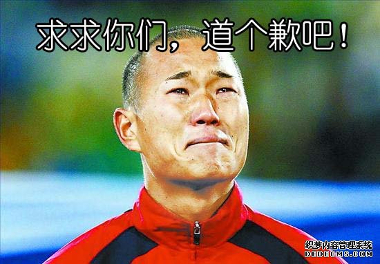 人在江湖漂，哪能不挨“扔”。布拉特被扔錢還算幸運(yùn)，比他慘的大有人在。不少政要名人都遇到一件令人尷尬的事情：被扔?xùn)|西。