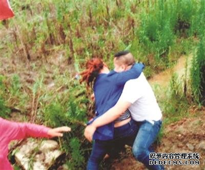 江蘇溧陽交通局官員被指強征農(nóng)田打村民 當事人否認