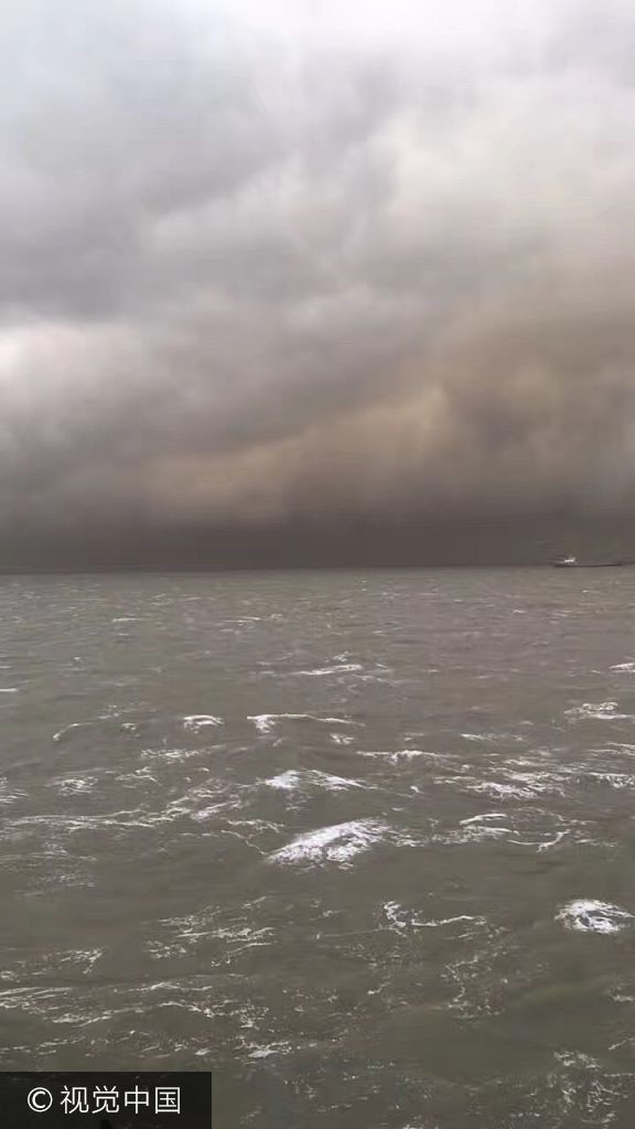 渤海秦皇島海域現(xiàn)罕見沙塵暴 船員以為遇“妖怪” 渤海秦皇島海域現(xiàn)罕見沙塵暴 船員以為遇“妖怪”