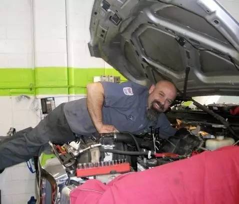 小型的汽修廠如何通過社交工具贏得女性顧客？