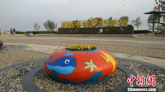 圖為被扮靚的金夢海灣海韻廣場 王天譯 攝