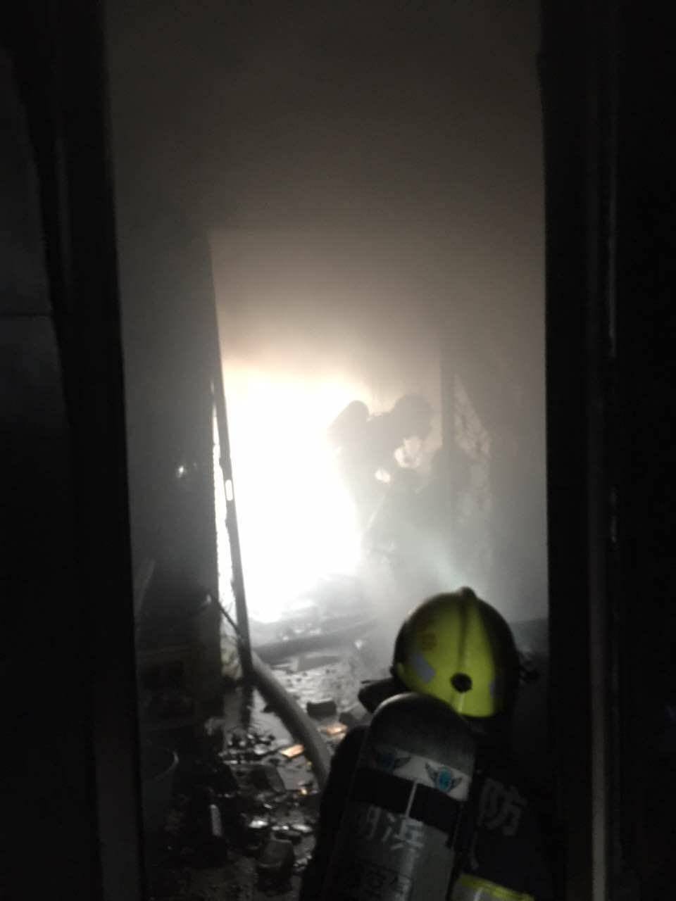 火災(zāi)救援現(xiàn)場，（受訪者供圖）