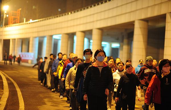 出租車撞上暴走團致1死 交警：司機責任更大