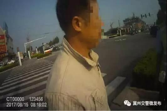 冀州交警查獲一輛無(wú)證駕駛套牌摩托車(chē)