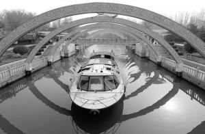 即將投入使用的豪華游船。本報(bào)記者 楊偉廣 攝