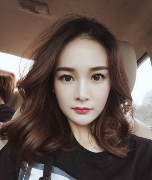 鋼針，小編覺得她像假人。