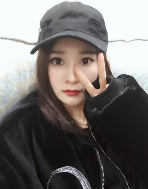 楊冪剪短發(fā)了，妹紙也要剪～