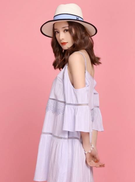 而且這姑娘，真的是使出了渾身解數(shù)來模仿楊冪啊！