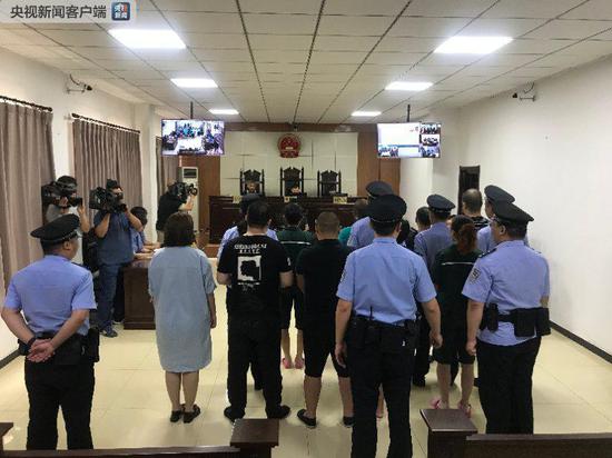 三、被告人王雄磊等9人組織、容留賣淫、敲詐勒索、非法拘禁案