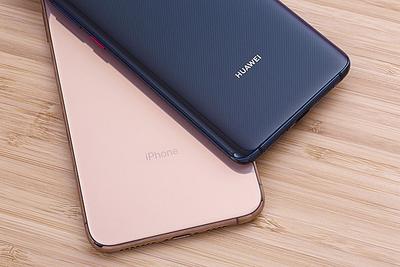 ▲心生歹念后，楊某開始購(gòu)買iPhoneXS、華為mate20等高檔手機(jī)